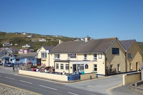 The Duke Of Edinburgh Inn Newgale Экстерьер фото