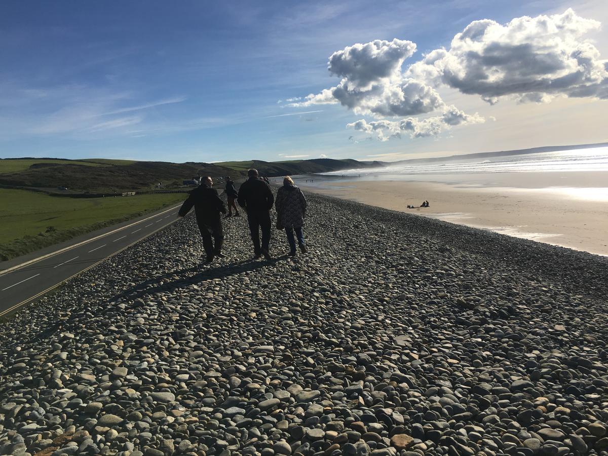 The Duke Of Edinburgh Inn Newgale Экстерьер фото