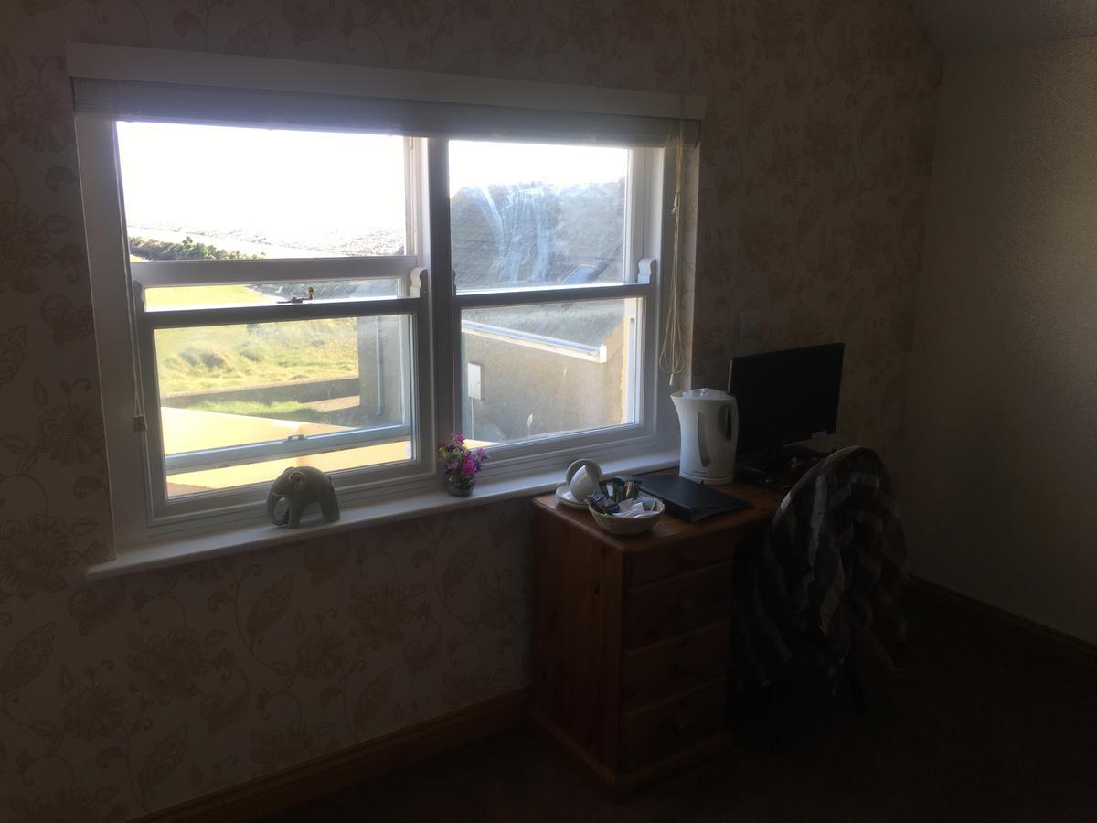 The Duke Of Edinburgh Inn Newgale Экстерьер фото